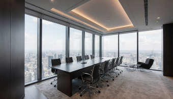 韓国ドラマ シークレットガーデン 高層オフィスと社長のスーツ姿が映える現代的なシーン